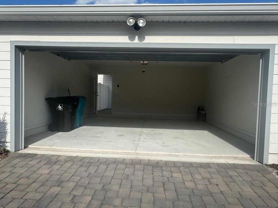 Active With Contract: $2,700 (4 beds, 3 baths, 1809 Square Feet)