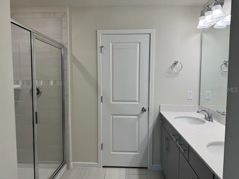 Active With Contract: $2,700 (4 beds, 3 baths, 1809 Square Feet)