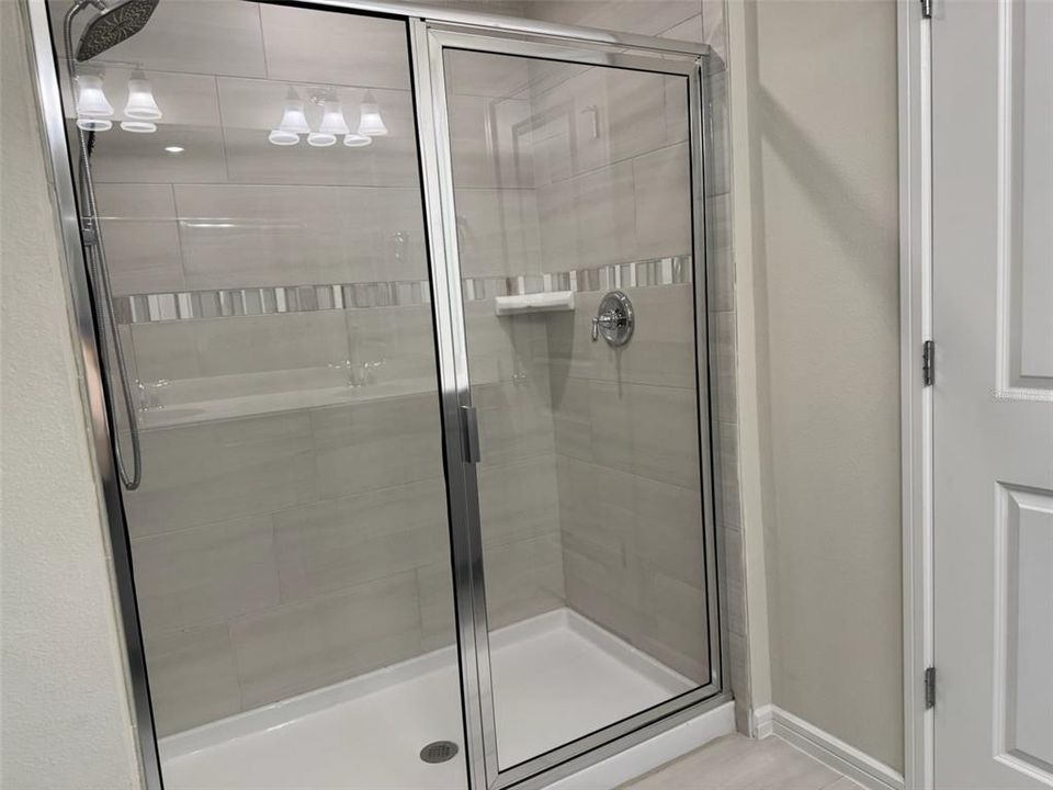 Active With Contract: $2,700 (4 beds, 3 baths, 1809 Square Feet)