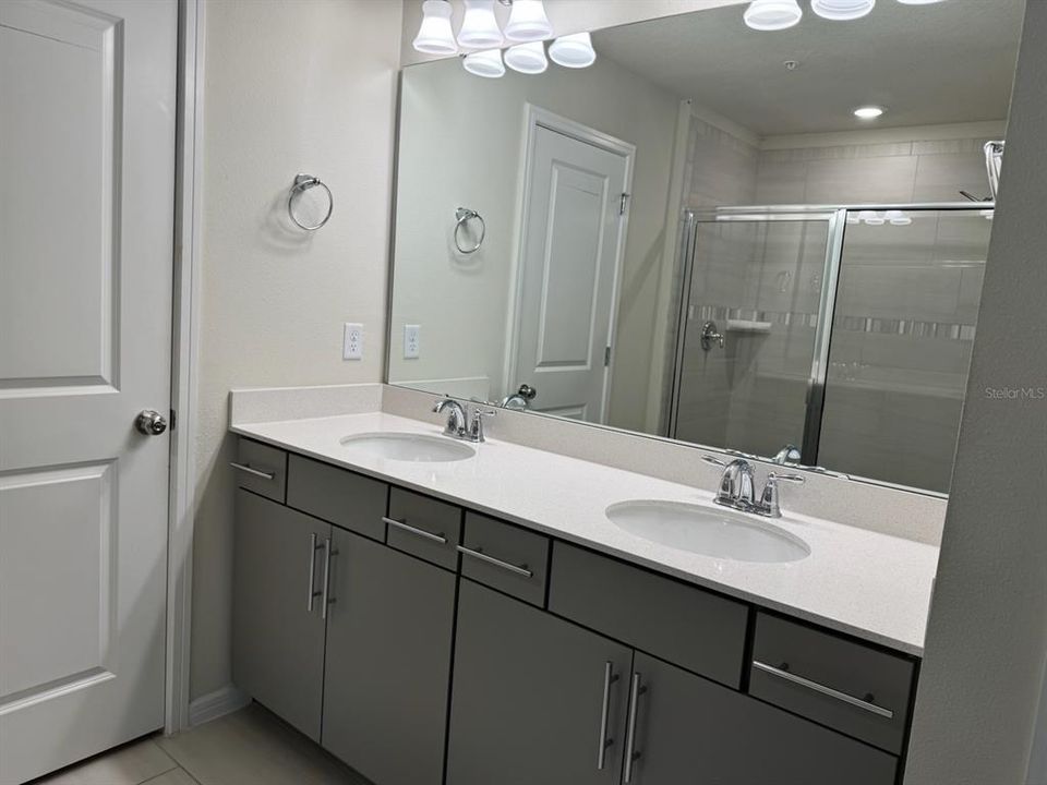 Active With Contract: $2,700 (4 beds, 3 baths, 1809 Square Feet)