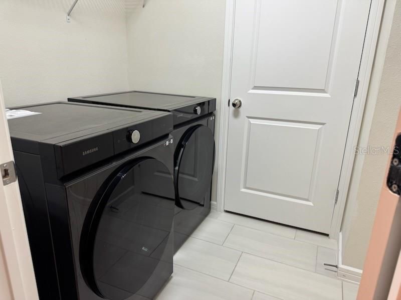 Active With Contract: $2,700 (4 beds, 3 baths, 1809 Square Feet)