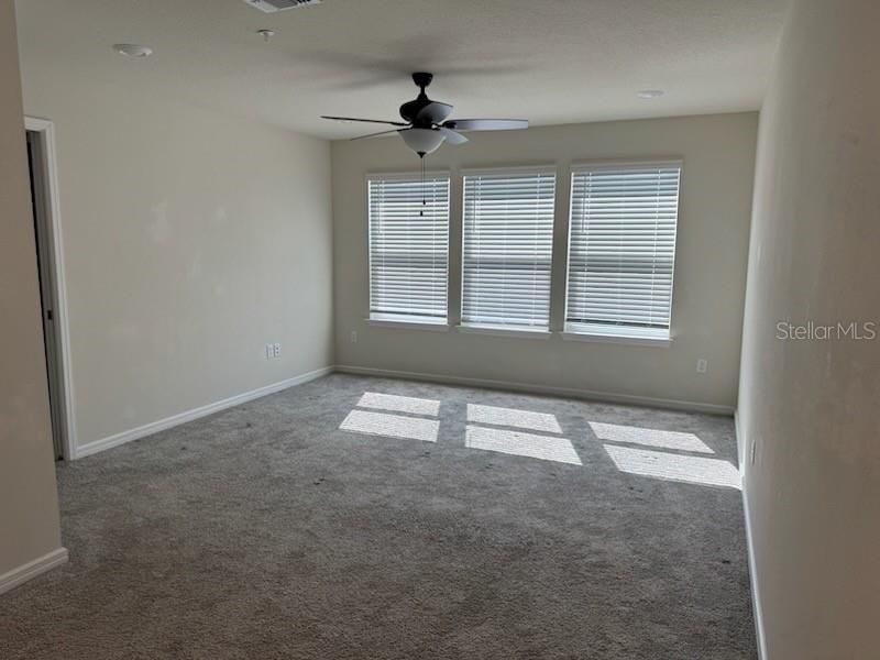 Active With Contract: $2,700 (4 beds, 3 baths, 1809 Square Feet)