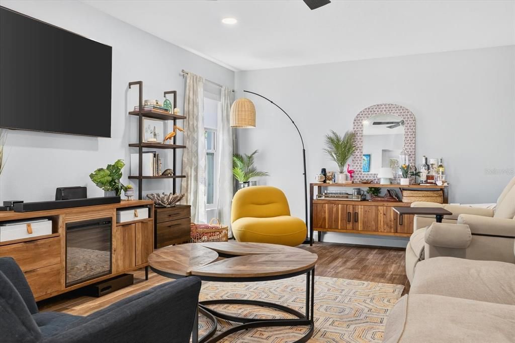 For Sale: $575,000 (3 beds, 2 baths, 1504 Square Feet)