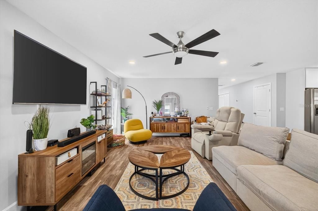 For Sale: $575,000 (3 beds, 2 baths, 1504 Square Feet)