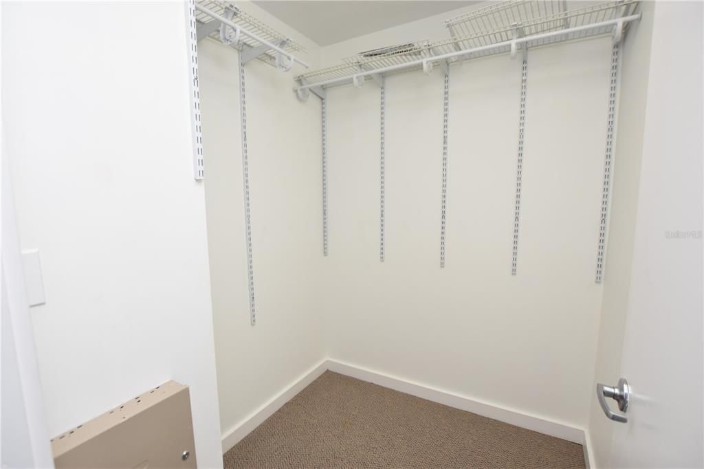 合同活跃: $2,700 (2 贝兹, 2 浴室, 1259 平方英尺)