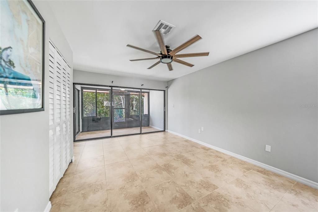 待售: $190,000 (2 贝兹, 1 浴室, 825 平方英尺)