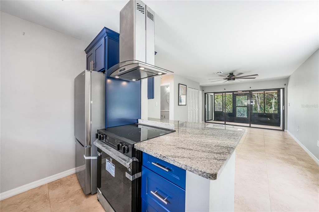 待售: $190,000 (2 贝兹, 1 浴室, 825 平方英尺)