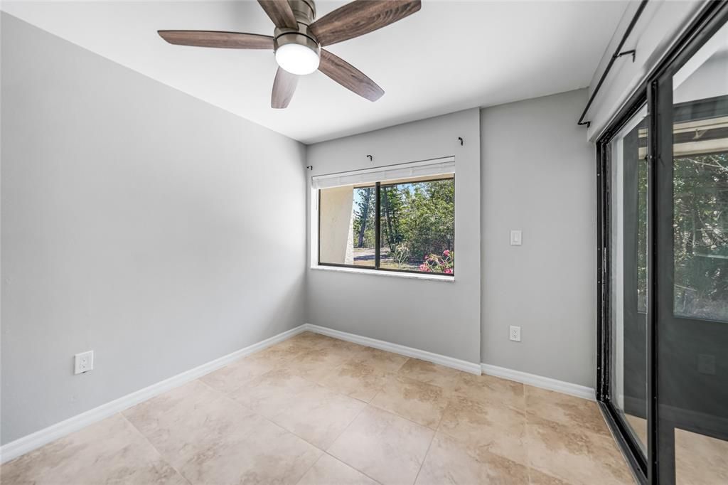 待售: $190,000 (2 贝兹, 1 浴室, 825 平方英尺)