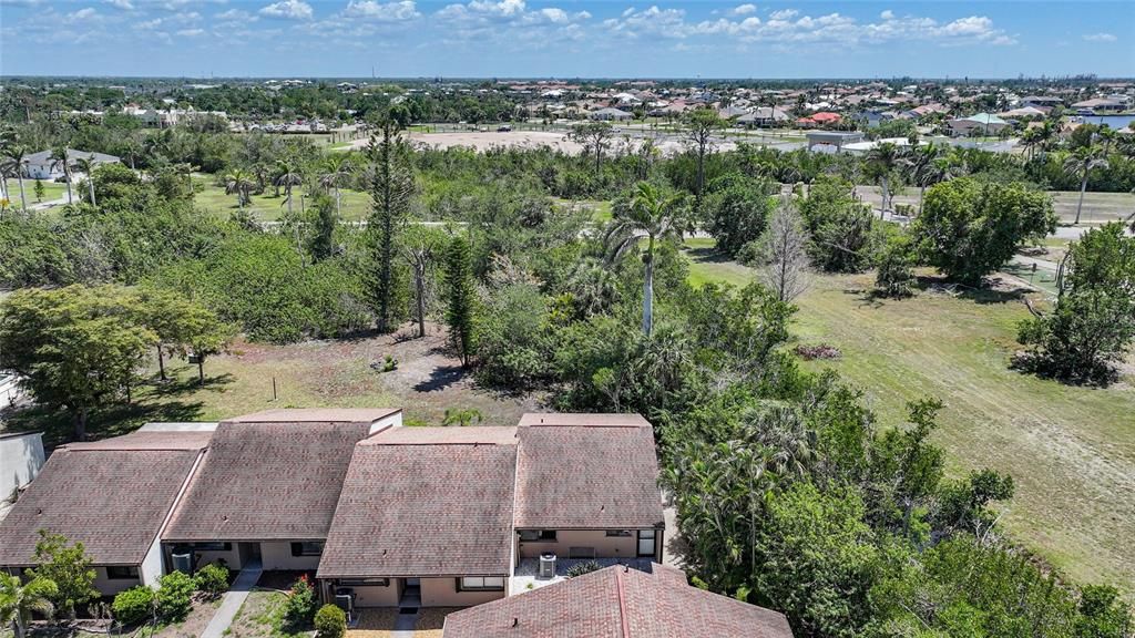 待售: $190,000 (2 贝兹, 1 浴室, 825 平方英尺)