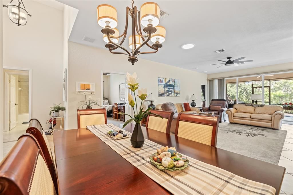 En Venta: $379,000 (3 camas, 2 baños, 1833 Pies cuadrados)