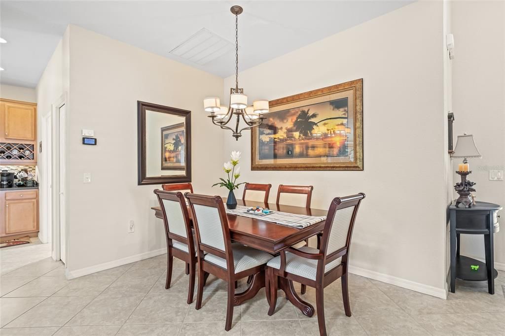 En Venta: $379,000 (3 camas, 2 baños, 1833 Pies cuadrados)