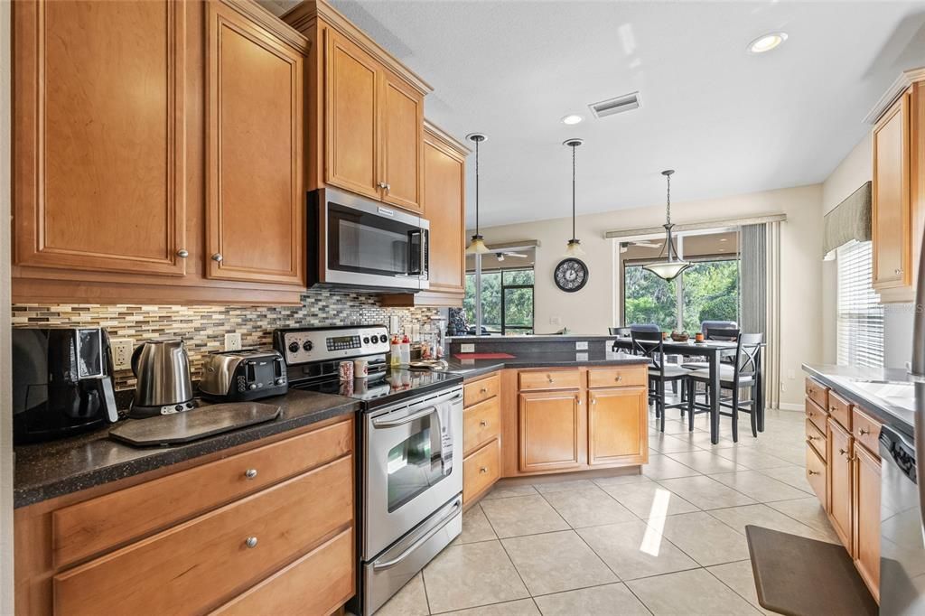 En Venta: $379,000 (3 camas, 2 baños, 1833 Pies cuadrados)