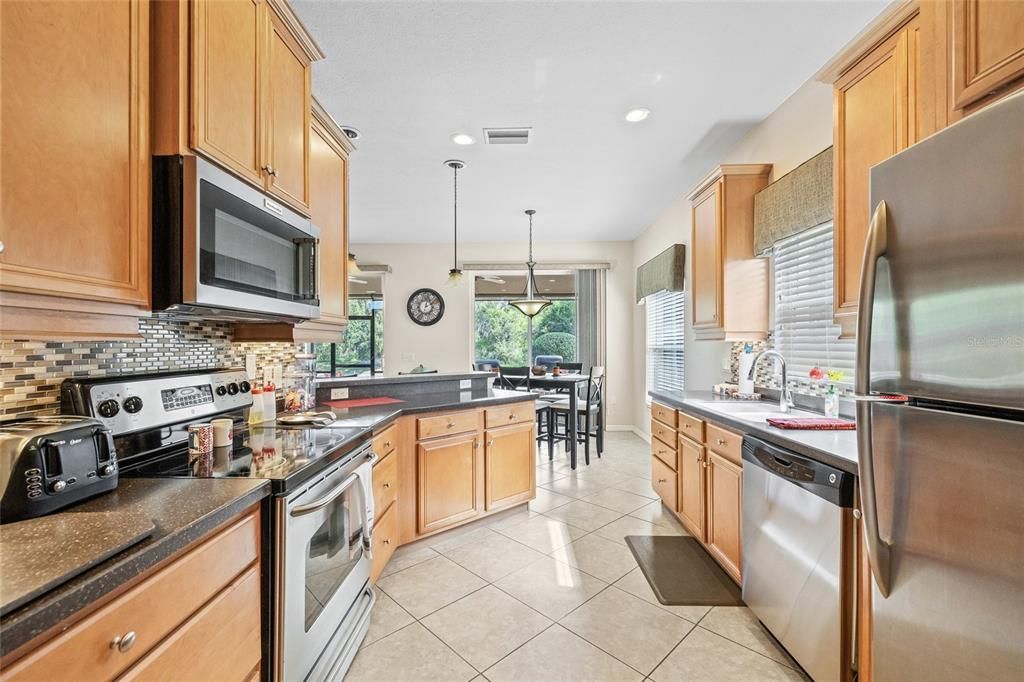 En Venta: $379,000 (3 camas, 2 baños, 1833 Pies cuadrados)