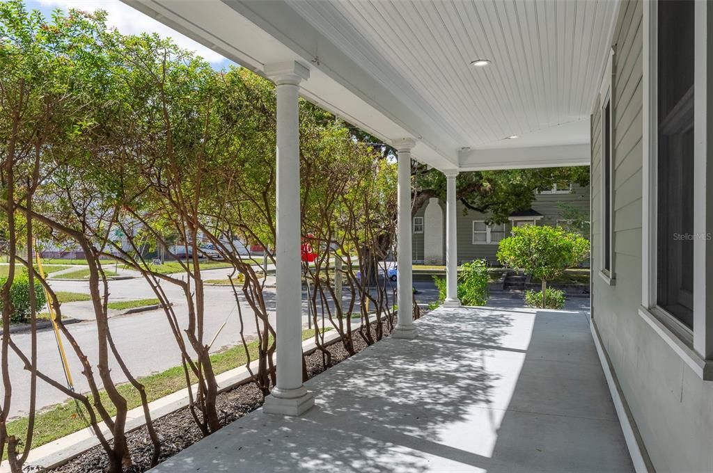 Active With Contract: $519,000 (3 beds, 2 baths, 1546 Square Feet)