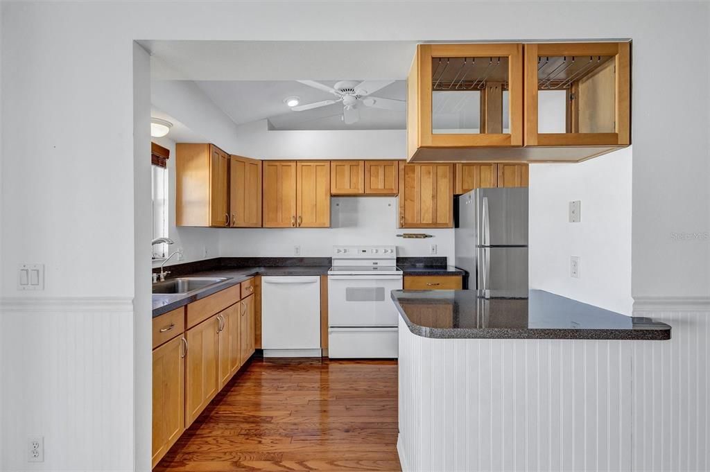 Active With Contract: $300,000 (3 beds, 2 baths, 1247 Square Feet)