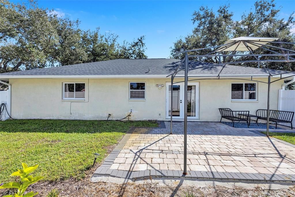 Active With Contract: $300,000 (3 beds, 2 baths, 1247 Square Feet)