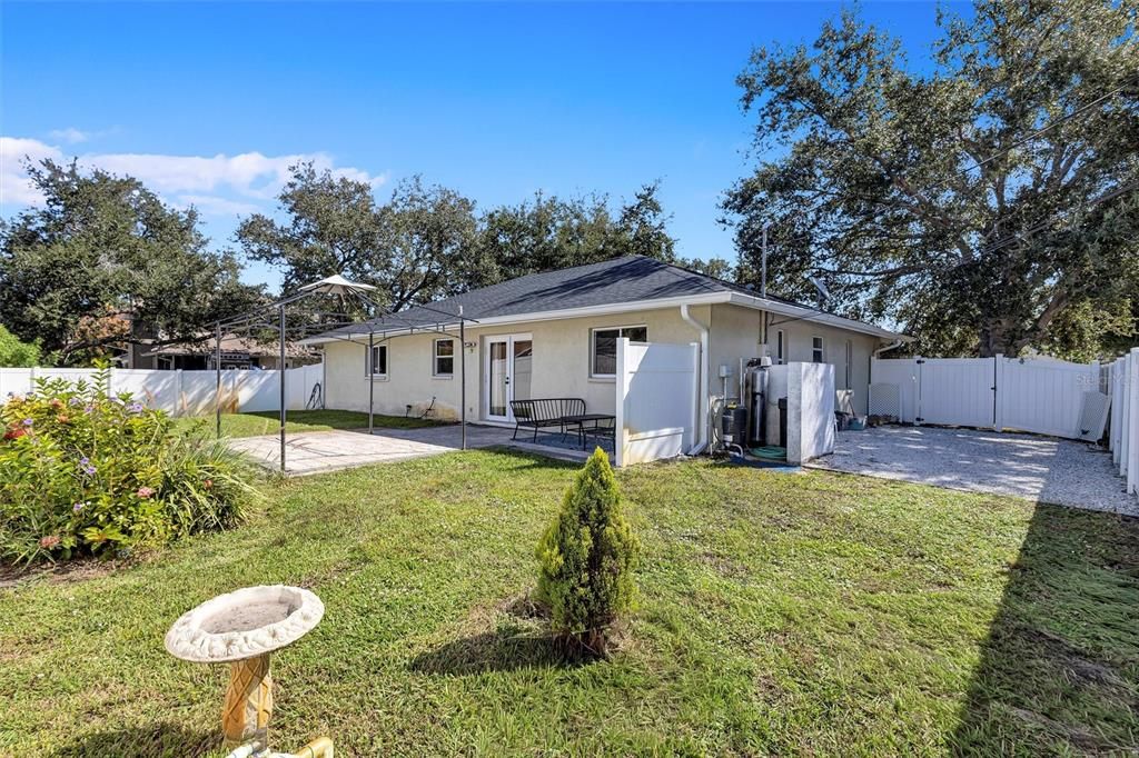 Active With Contract: $300,000 (3 beds, 2 baths, 1247 Square Feet)