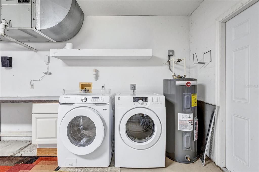 Active With Contract: $300,000 (3 beds, 2 baths, 1247 Square Feet)