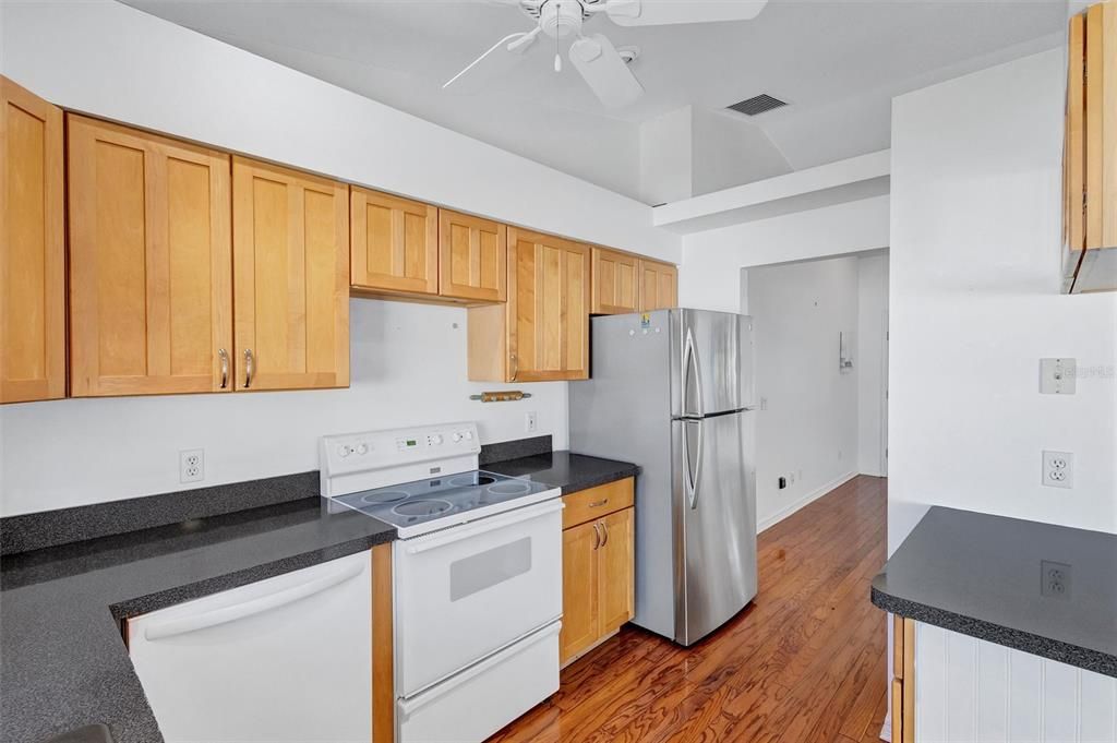 Active With Contract: $300,000 (3 beds, 2 baths, 1247 Square Feet)