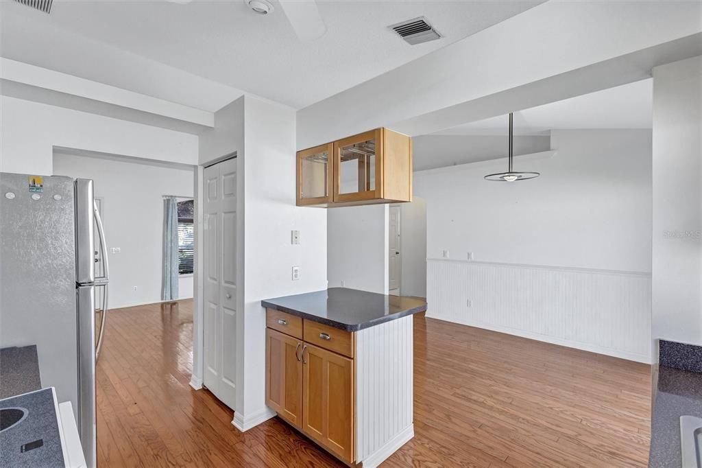 Active With Contract: $300,000 (3 beds, 2 baths, 1247 Square Feet)