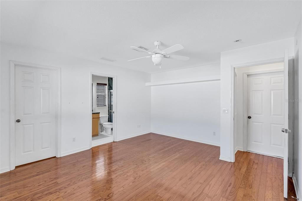 Active With Contract: $300,000 (3 beds, 2 baths, 1247 Square Feet)