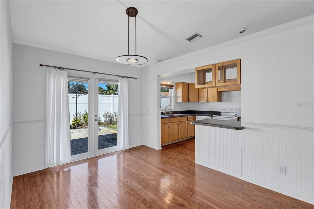 Active With Contract: $300,000 (3 beds, 2 baths, 1247 Square Feet)