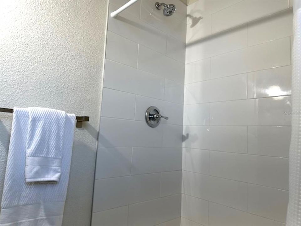 For Rent: $5,200 (3 beds, 2 baths, 1600 Square Feet)