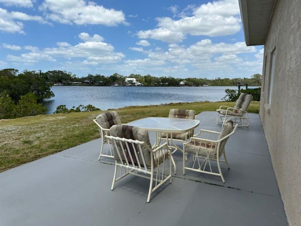 For Rent: $5,200 (3 beds, 2 baths, 1600 Square Feet)