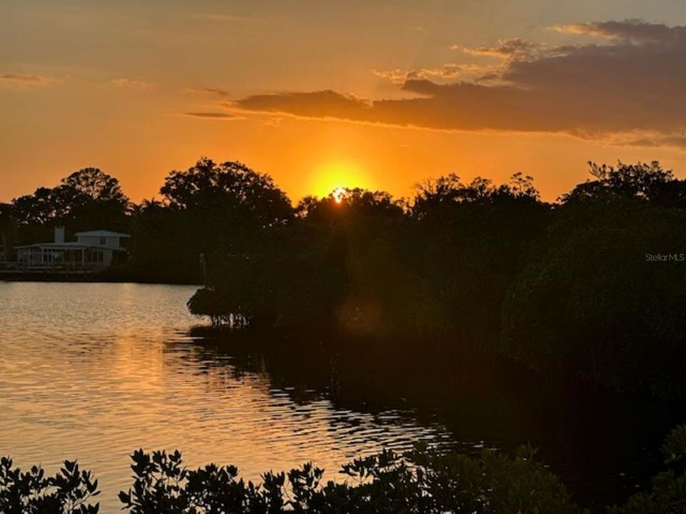 For Rent: $5,200 (3 beds, 2 baths, 1600 Square Feet)