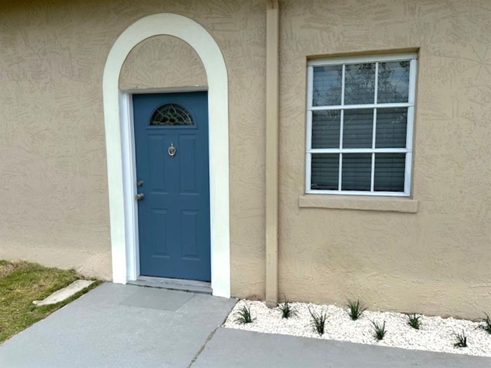 For Rent: $5,200 (3 beds, 2 baths, 1600 Square Feet)