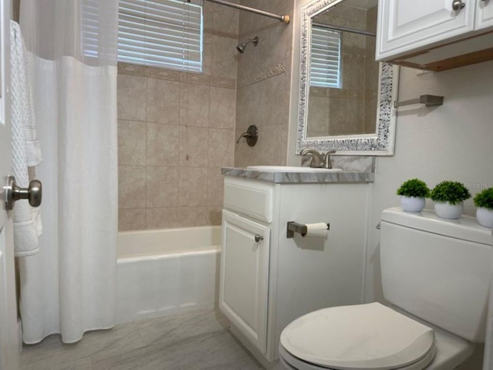 For Rent: $5,200 (3 beds, 2 baths, 1600 Square Feet)