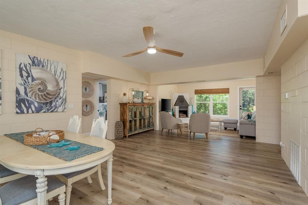 En Venta: $299,000 (2 camas, 1 baños, 1088 Pies cuadrados)