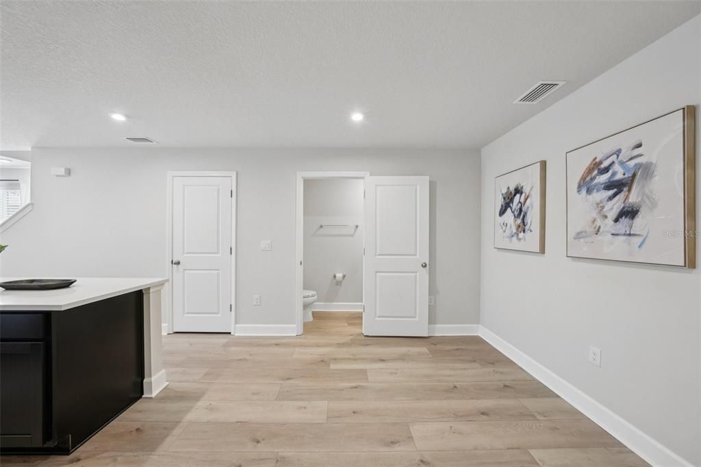 For Sale: $270,000 (3 beds, 2 baths, 1431 Square Feet)