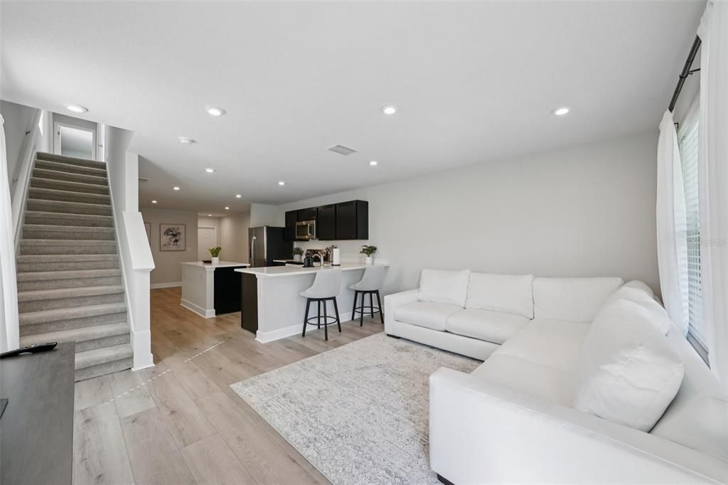 For Sale: $270,000 (3 beds, 2 baths, 1431 Square Feet)