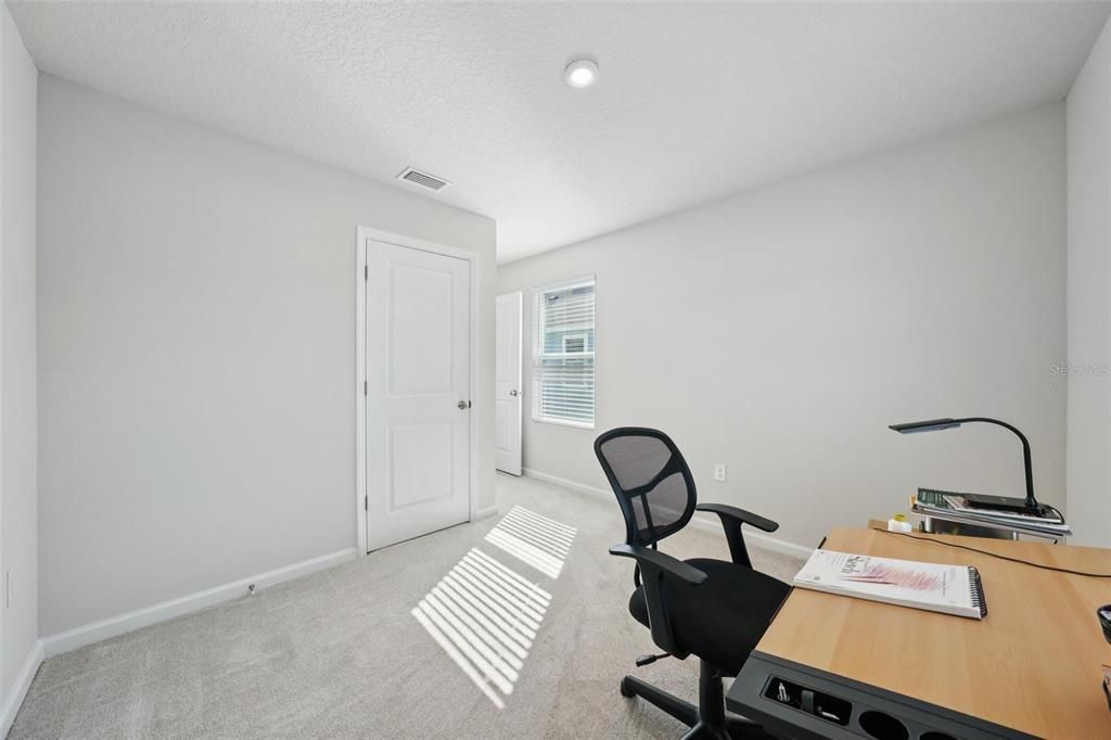 For Sale: $270,000 (3 beds, 2 baths, 1431 Square Feet)