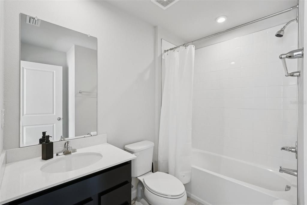 For Sale: $270,000 (3 beds, 2 baths, 1431 Square Feet)