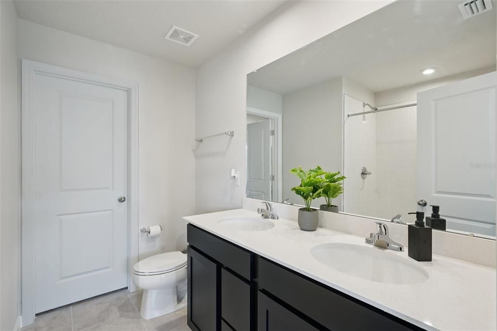 For Sale: $270,000 (3 beds, 2 baths, 1431 Square Feet)