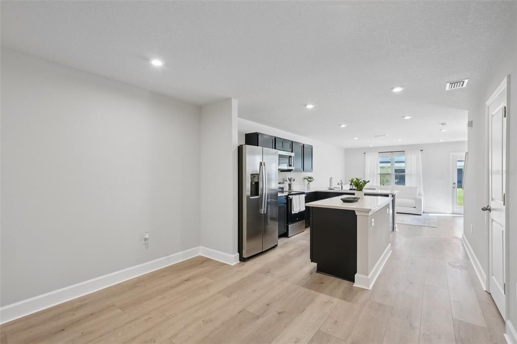 For Sale: $270,000 (3 beds, 2 baths, 1431 Square Feet)