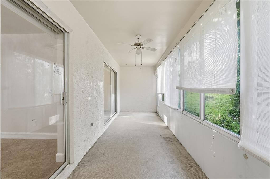 For Sale: $275,000 (2 beds, 2 baths, 1100 Square Feet)