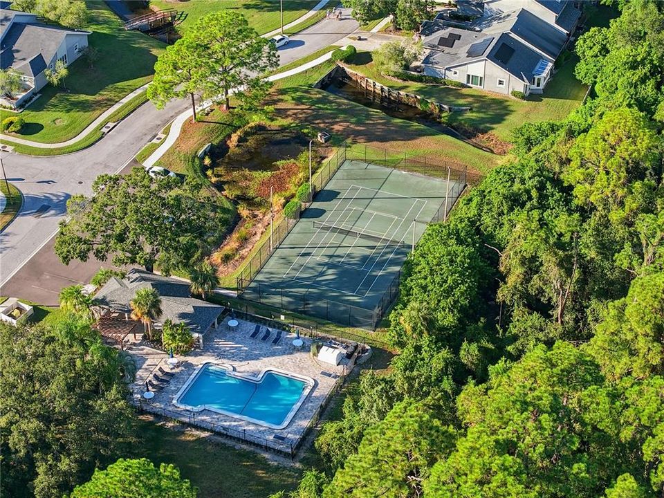 For Sale: $275,000 (2 beds, 2 baths, 1100 Square Feet)