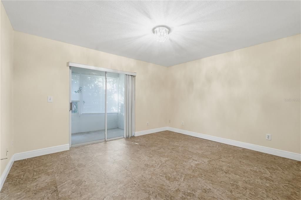 For Sale: $275,000 (2 beds, 2 baths, 1100 Square Feet)