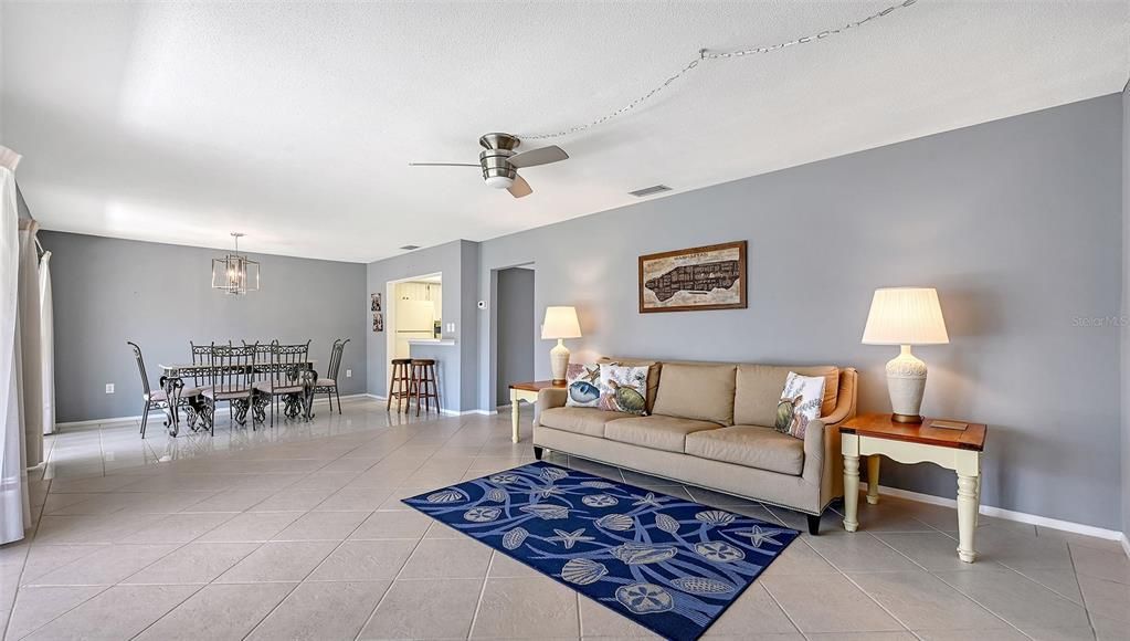 待售: $264,500 (2 贝兹, 2 浴室, 1120 平方英尺)