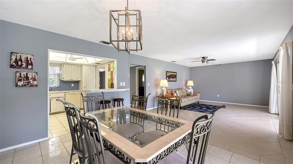 待售: $264,500 (2 贝兹, 2 浴室, 1120 平方英尺)