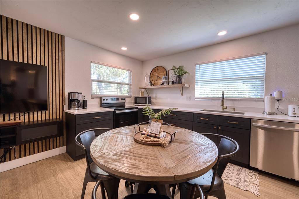 待售: $1,195,000 (3 贝兹, 2 浴室, 2194 平方英尺)