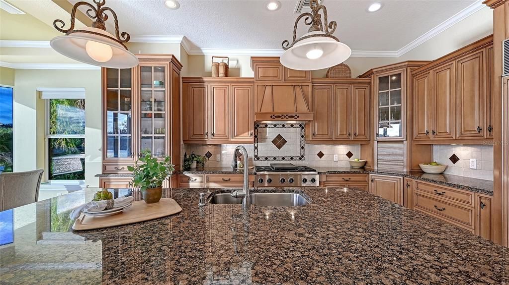 For Sale: $2,045,000 (4 beds, 4 baths, 5457 Square Feet)