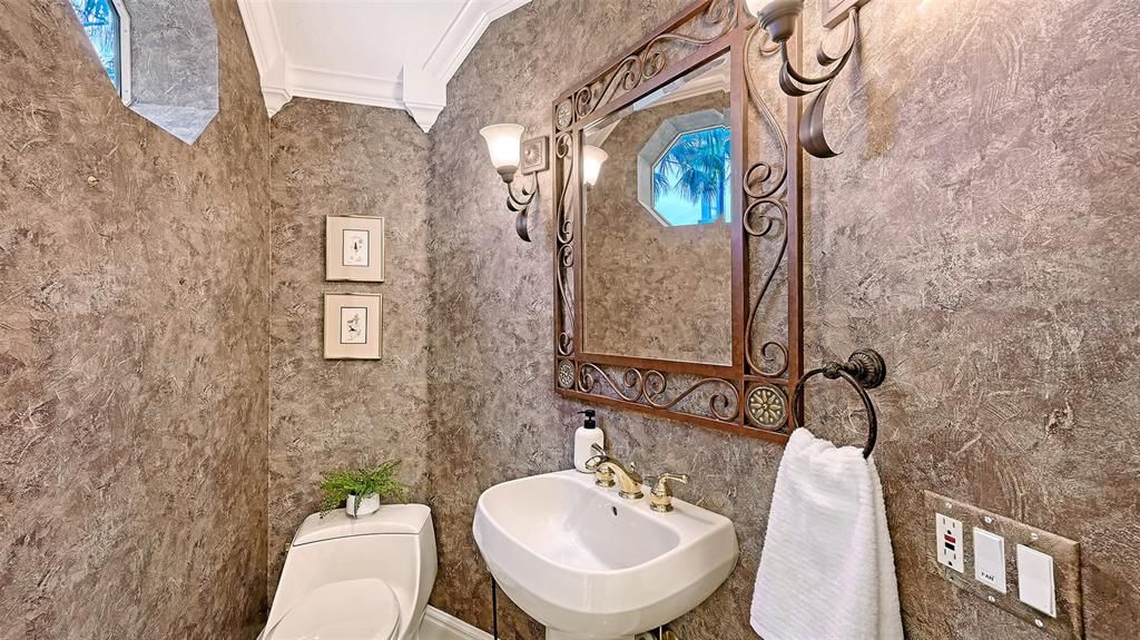 For Sale: $2,045,000 (4 beds, 4 baths, 5457 Square Feet)