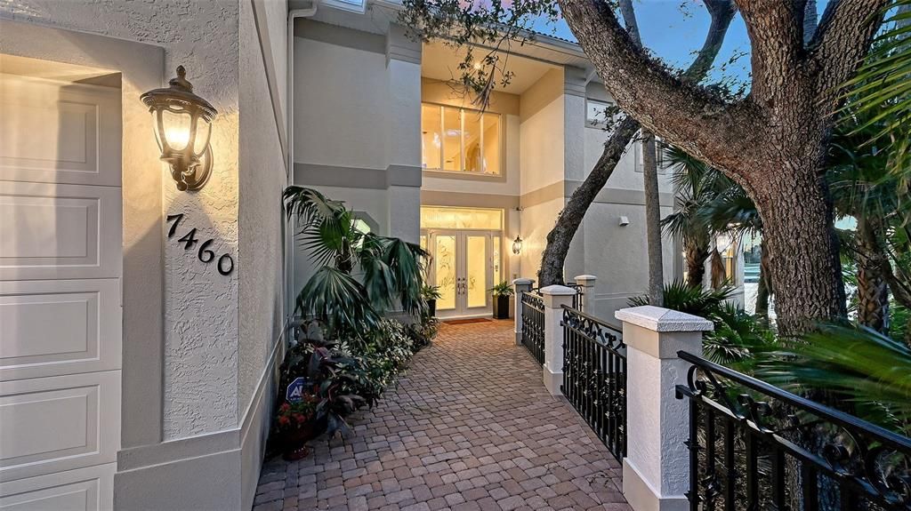 For Sale: $2,045,000 (4 beds, 4 baths, 5457 Square Feet)