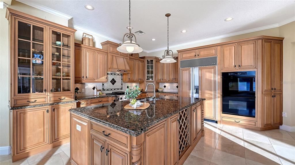 For Sale: $2,045,000 (4 beds, 4 baths, 5457 Square Feet)