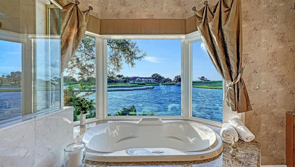 For Sale: $2,045,000 (4 beds, 4 baths, 5457 Square Feet)