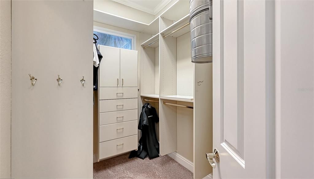 For Sale: $2,045,000 (4 beds, 4 baths, 5457 Square Feet)